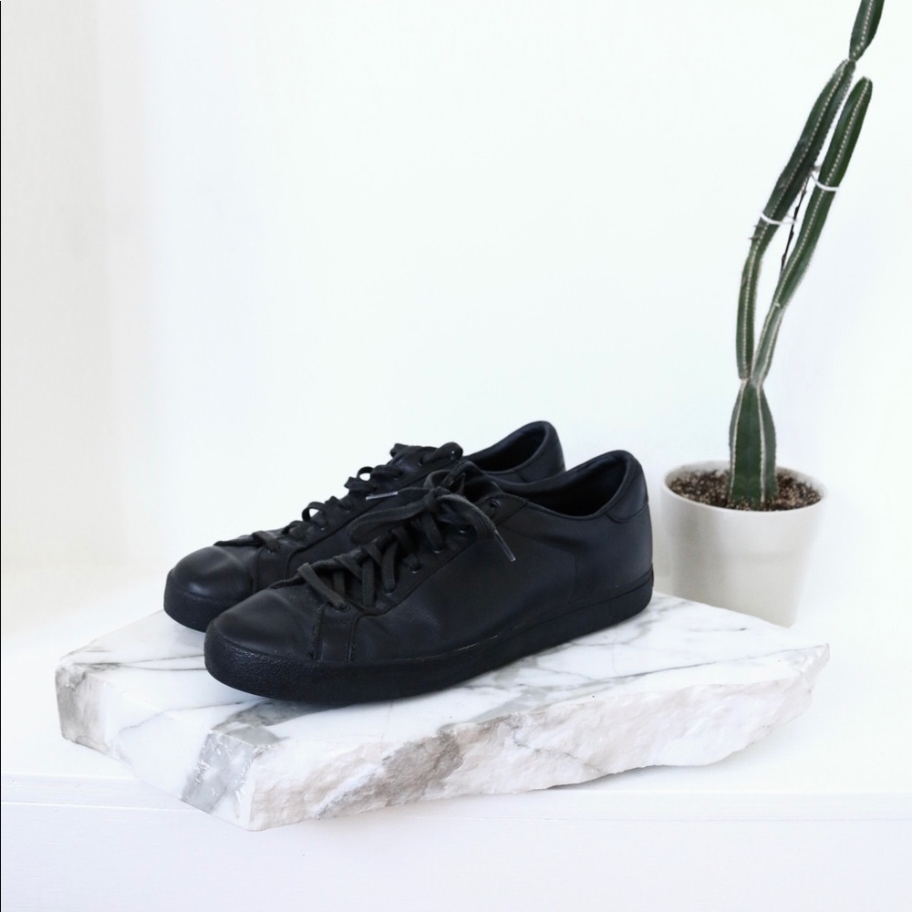 🎾Adidas Originals Rod Laver Tennis shoes 🎾